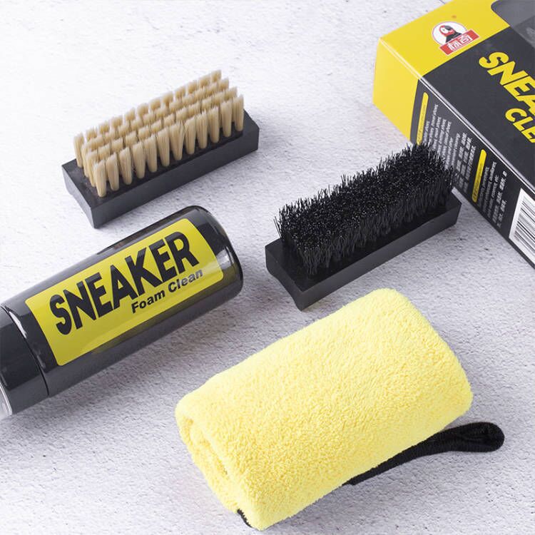 150ml水なしフォームスニーカークリーナーキット（ブラシと - Sneaker Care Foam のレビューと価格